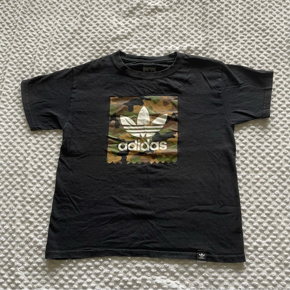 Kids Adidas Camo T-Shirt Size Small